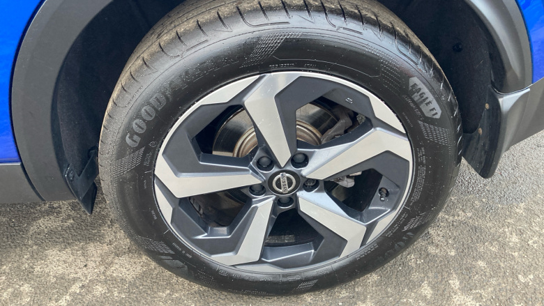 Nissan Qashqai 1.3 DiG-T MH 158 Premiere Edition 5dr Xtronic Petrol Hatchback